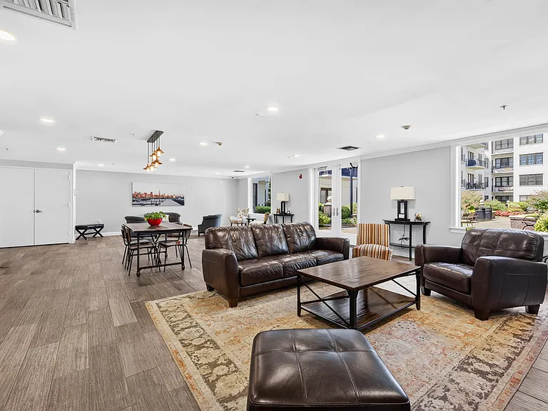 1200 Grand St #429 — Photo 22