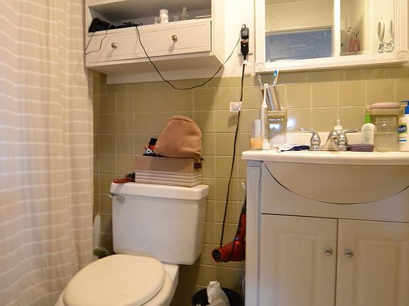 4th image of 34 Washington St APT 3B