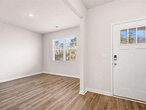 3rd image of 2251 Edgecombe Ln