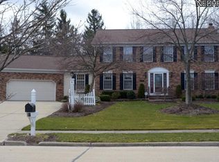 34100 Beacon Dr, Willoughby, OH 44094