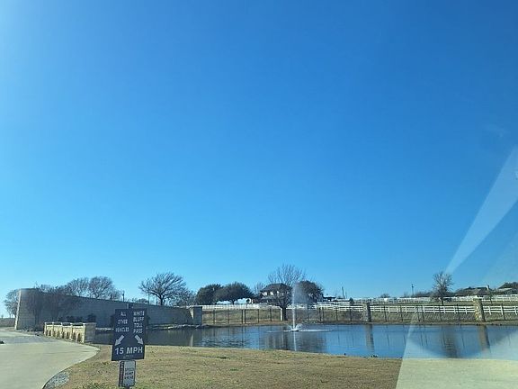 3rd image of 23038 Prairie Dr