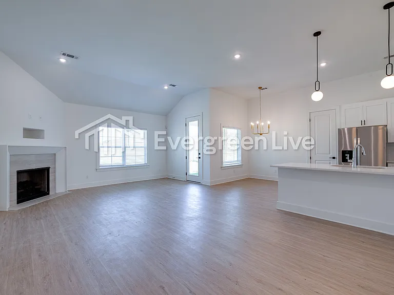 4269 McSwain Dr — Photo 3