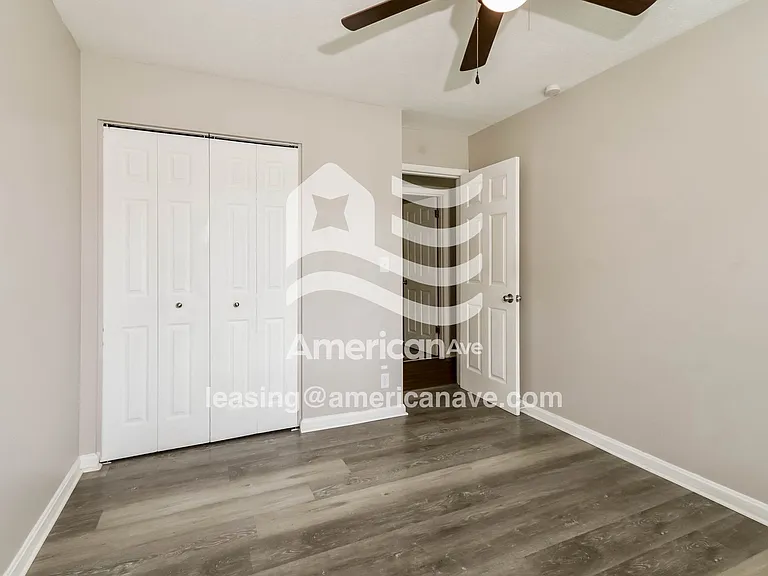 1424492_009_main_bedroom_9.jpg