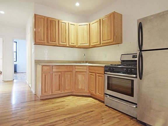 4th image of 23 Meserole St #3RR