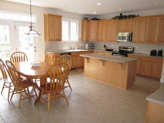 Gourmet Kitchen W/Island