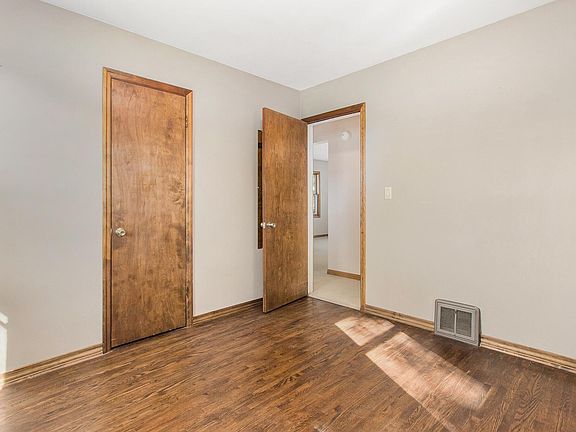 2nd image of 3714 Grant St