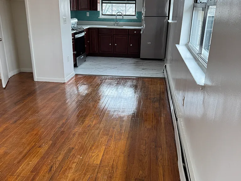 Baychester Ave — Photo 1
