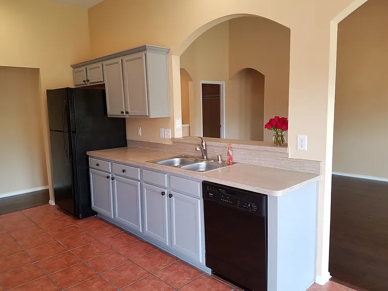 422 Cypress St — Photo 8
