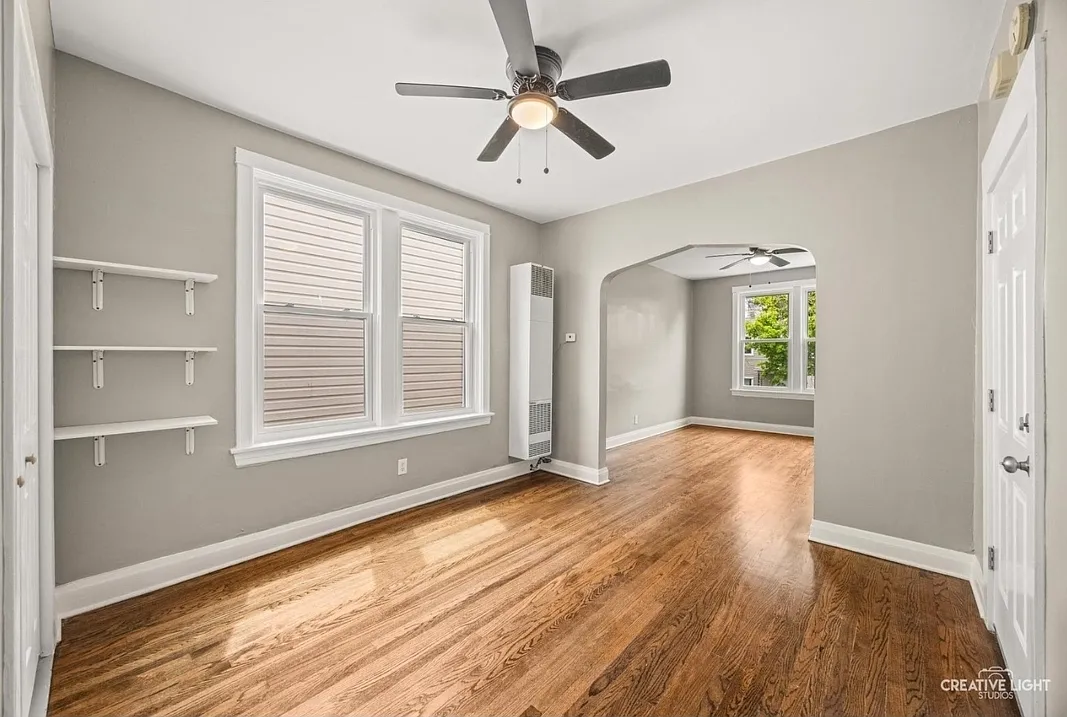 3 bed, 1038 sqft, $1,800 — Photo 1