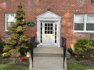 11 Park Pl APT 2B, Rockville Centre, NY
