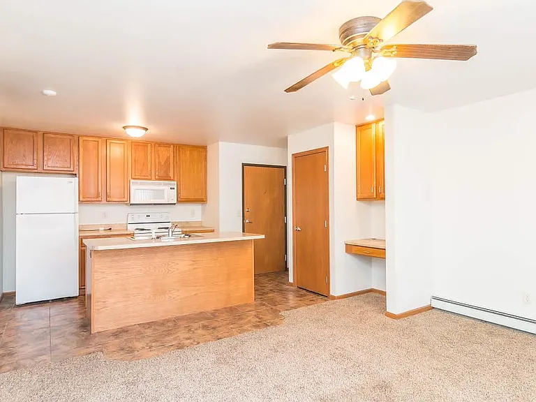 Meadows Apartments — Photo 3