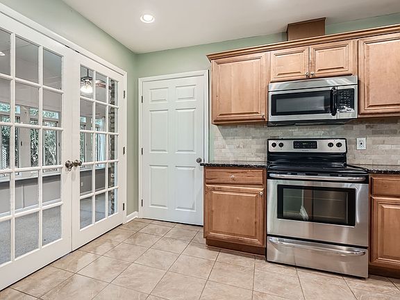 4th image of 3370 Creekvalley Dr