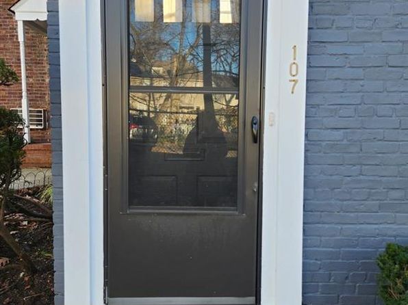 107 Lincoln Park E