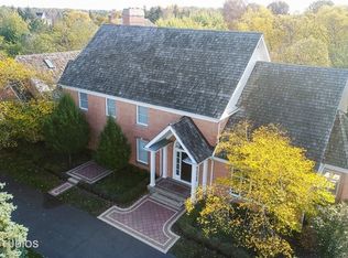 23 Deverell Dr, North Barrington, IL