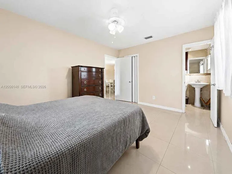 2210 N 57th Way — Photo 14
