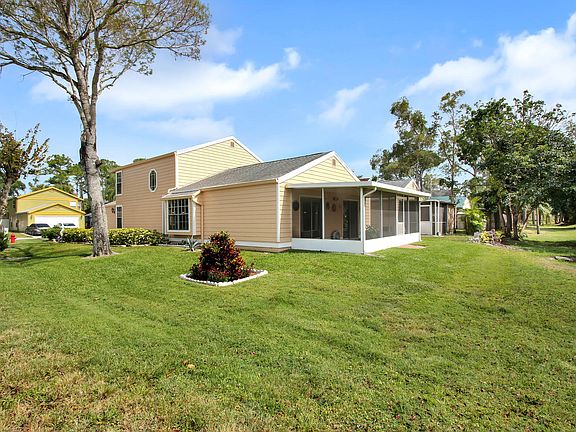 2nd image of 1285 Strawberry Ln