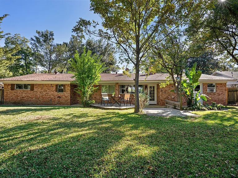 9214 Bronco Dr — Photo 26