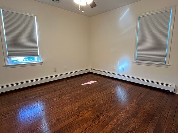 5th image of 16 Mount Pleasant Ave
