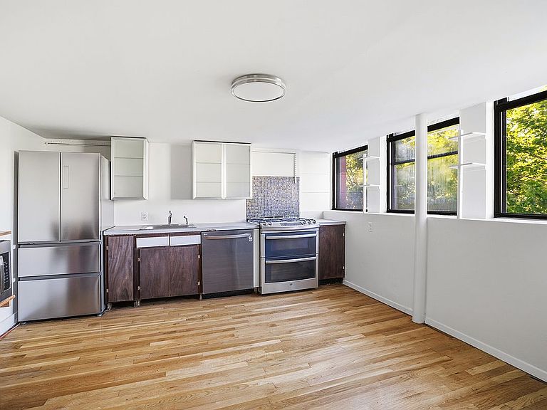 309 E 108th St APT 5C