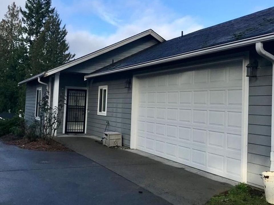 Front of house & garage