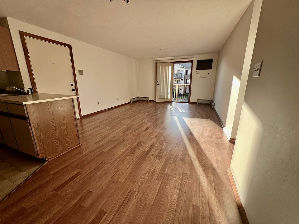 Dining area to Living room