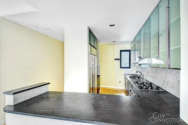 Rented by City Connections Realty | media 2