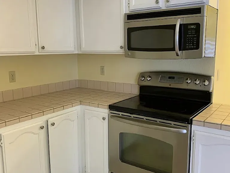 649 Daffodil Dr #10061 — Photo 3