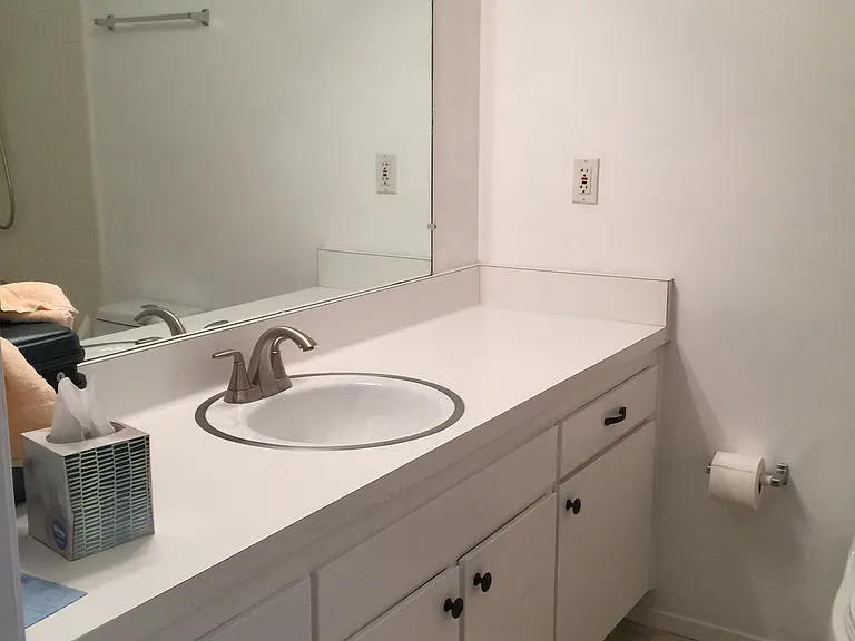 953 Henderson Ave — Photo 9