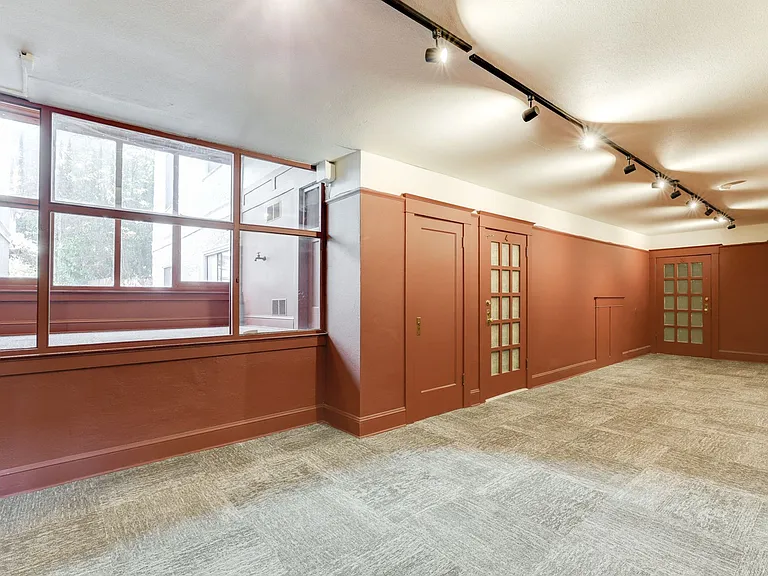 13th Avenue Apartments — Photo 17
