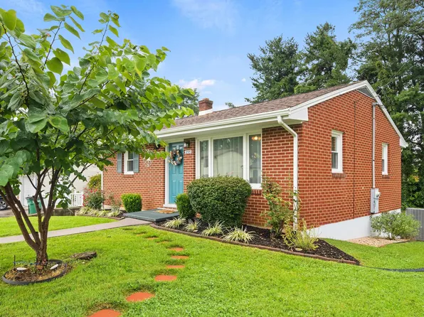 255 Fisher St, Christiansburg, VA 24073