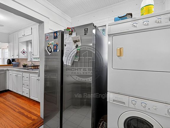 5th image of 712 Shell St