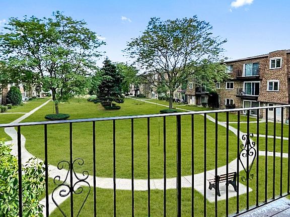 3rd image of 9471 Bay Colony Dr APT 2W