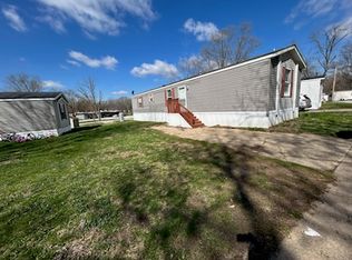 2037 N Yorkshire Dr, Peoria, IL 61604