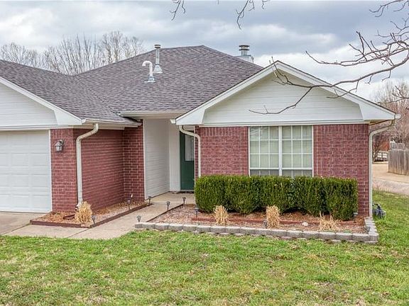 2nd image of 402 Cedar Creek Dr