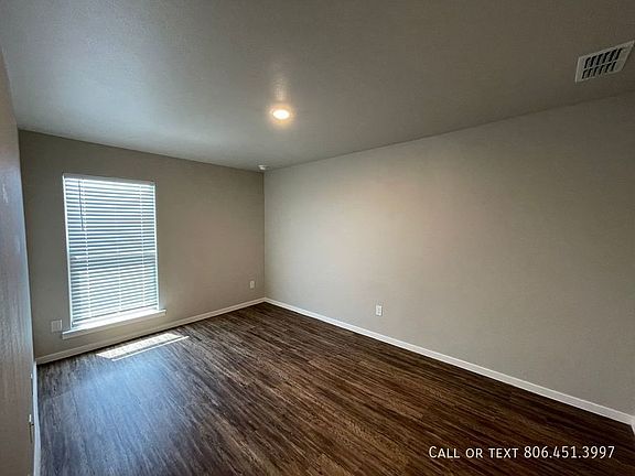 5th image of 2104 Langford Ave #B