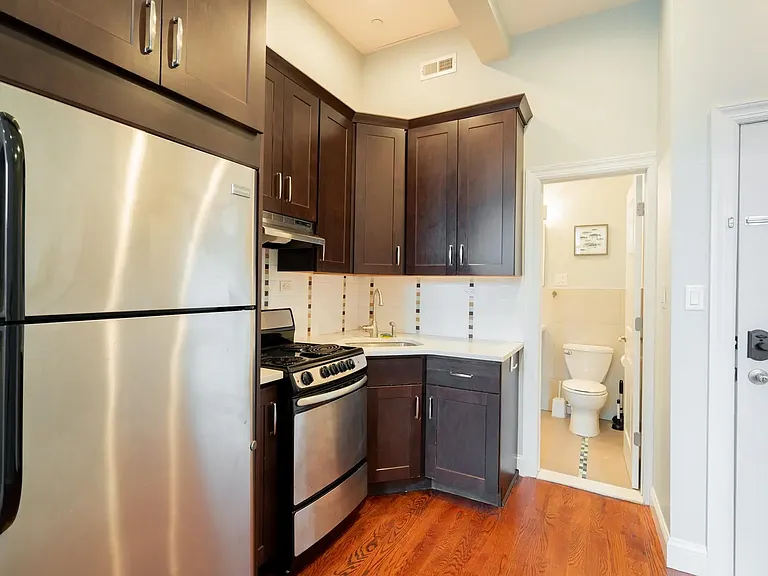 270 W 139th St #4 — Photo 4