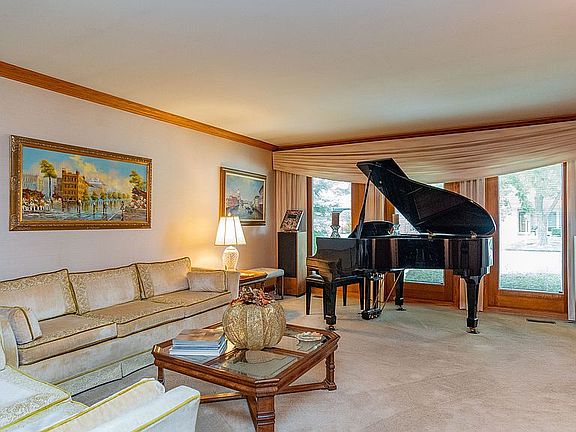 Large Living Room 