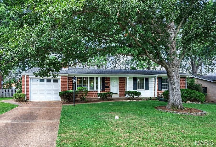 1st image of 1205 Laven Del Ln