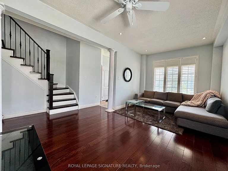 41 Yale Ln — Photo 3