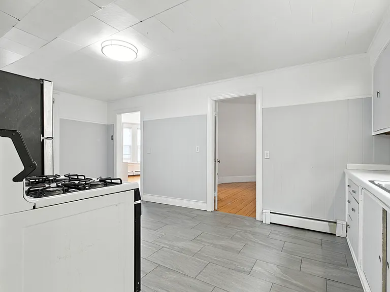 547 Broadway — Photo 39