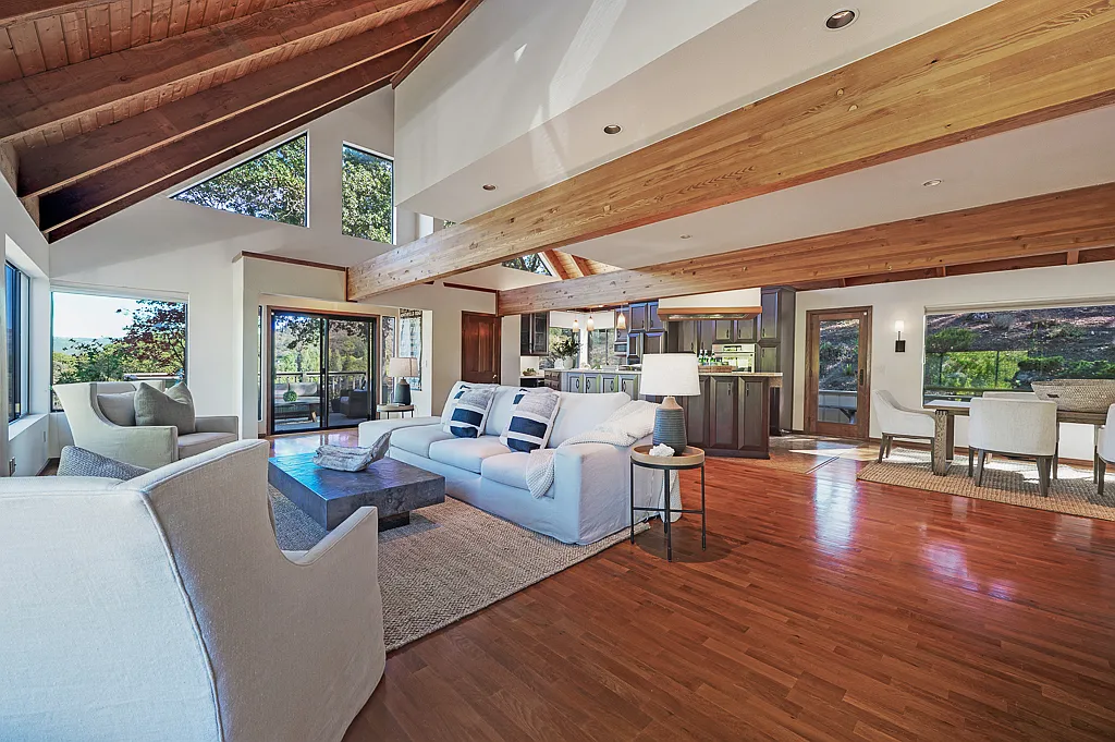2 bed, 3100 sqft, $5,250 — Photo 1