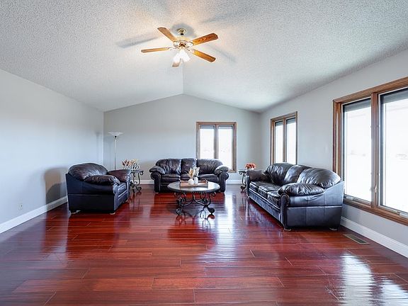 3rd image of 10 Leed Rd