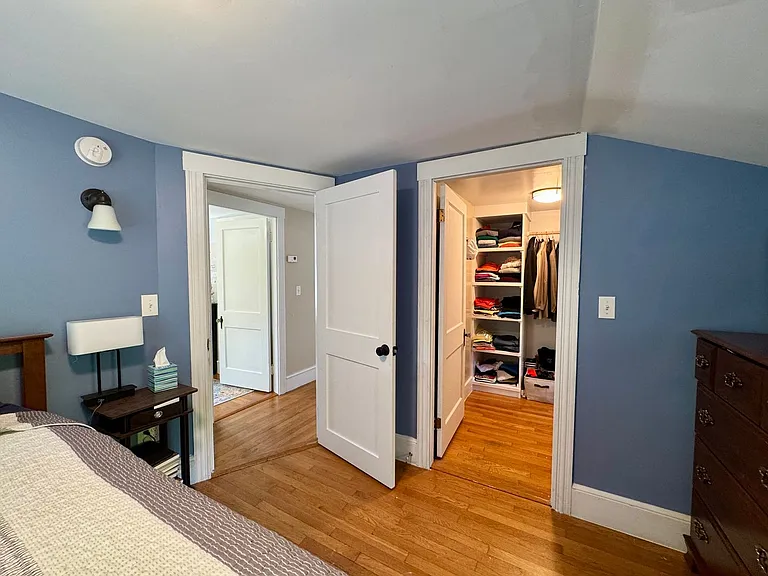 275 Middle Rd — Photo 22