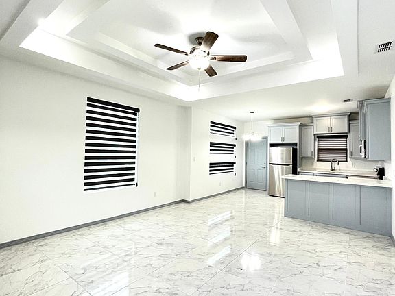 4th image of 522 S Kentucky St #2