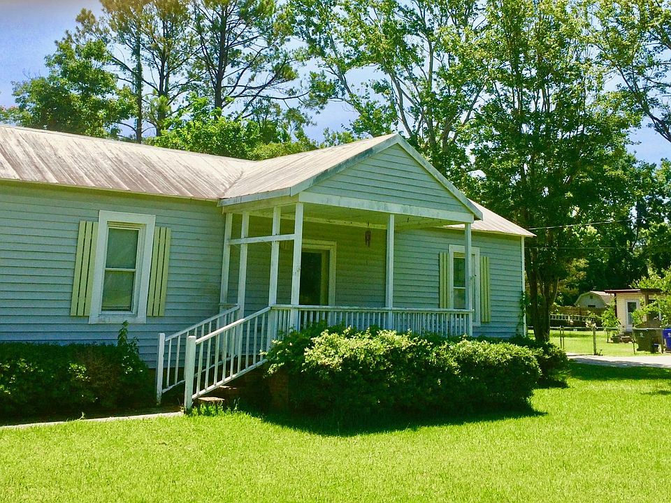 1st image of 401 Sycamore Dr