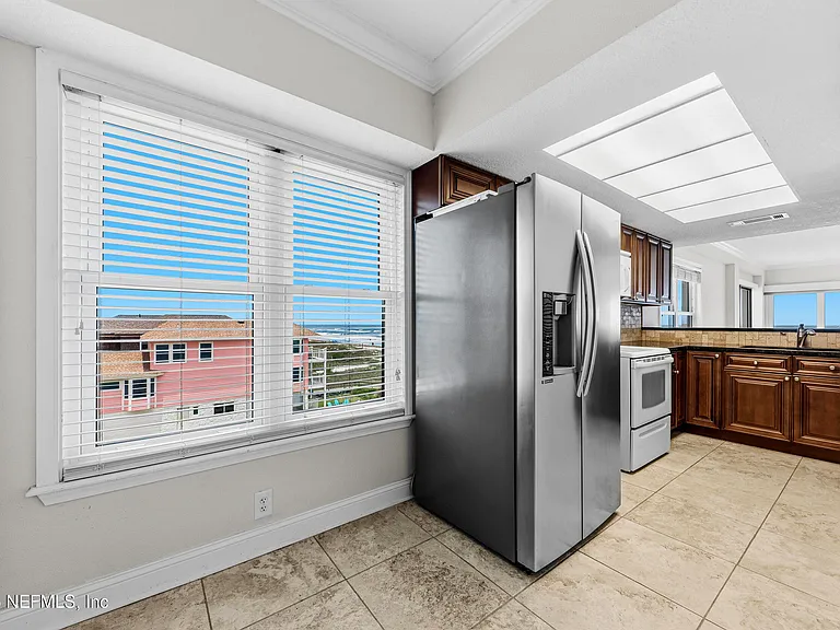 1901 1st St N #401 — Photo 9