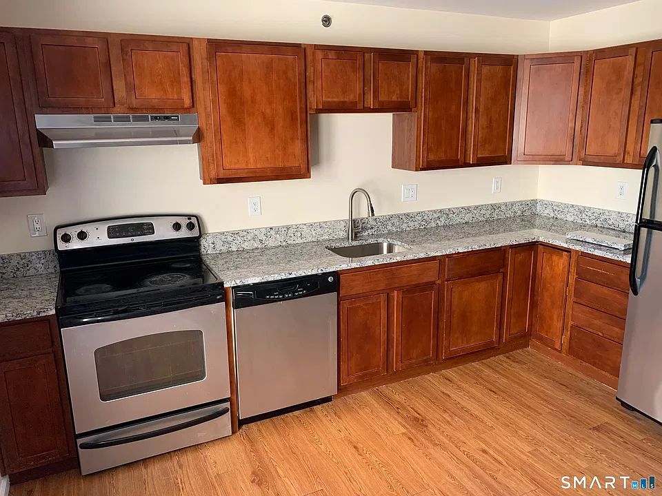 7 New St #202