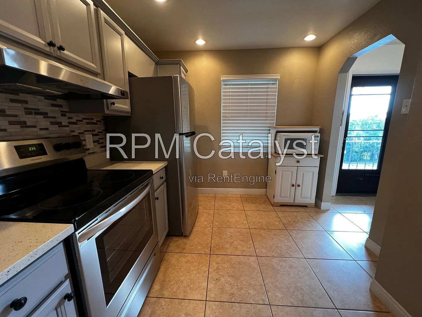 2 bed, 2.0 bath, 1140 sqft, $2,100 — Photo 3