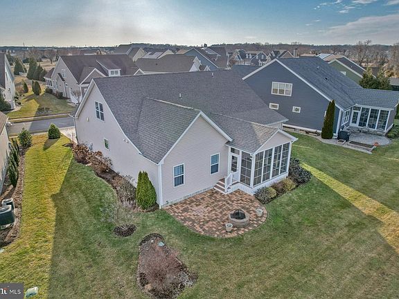 4th image of 16819 Forest Dr