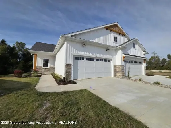 810 Joyce Ln, Saint Johns, MI 48879